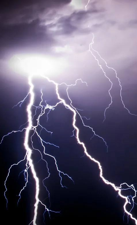 闪电手机桌面壁纸