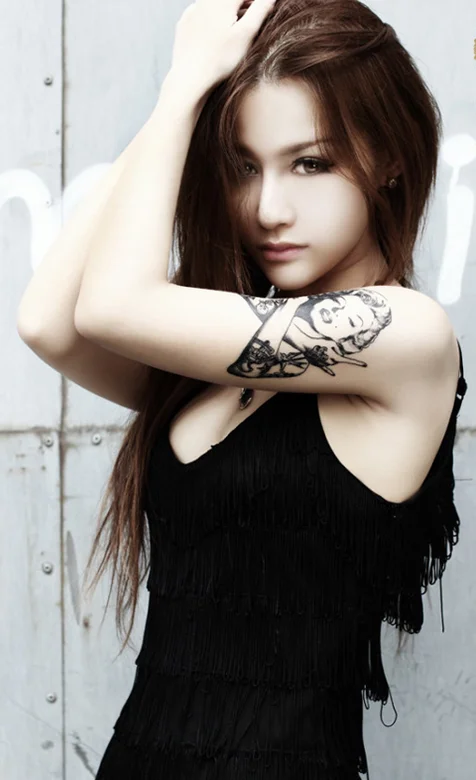 混血纹身美女高清壁纸