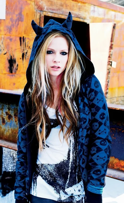 640x1136高清晰艾薇儿手机壁纸