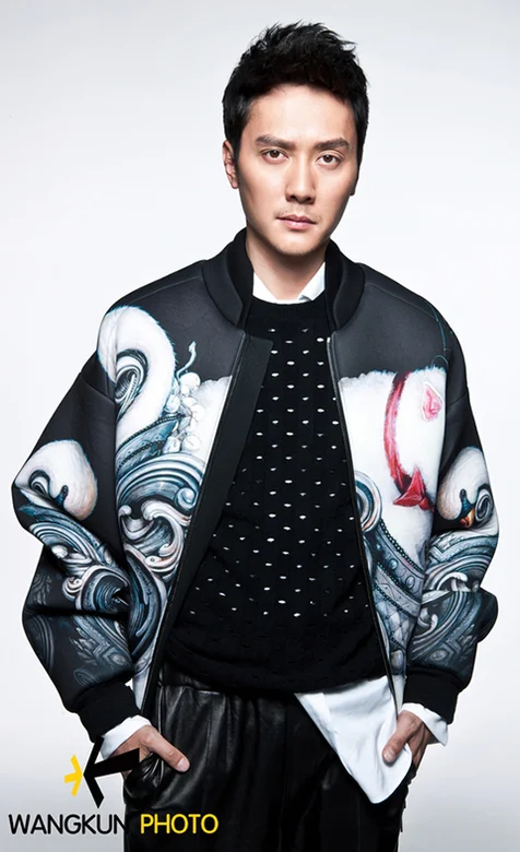 冯绍峰黑色夹克惊现男人魅力