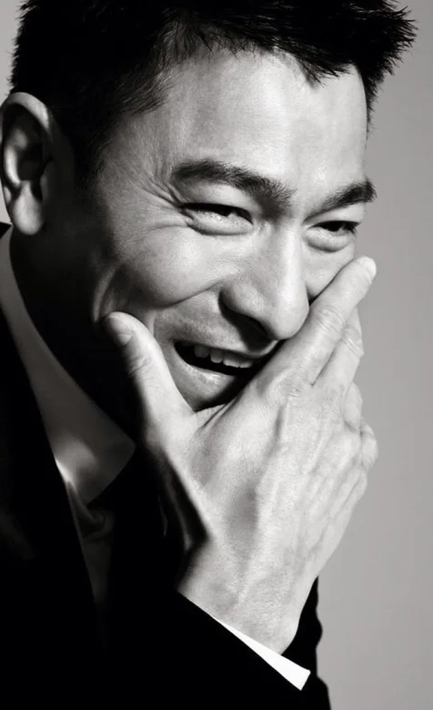 华仔的招牌微笑就是那么和蔼可亲