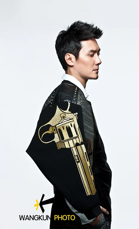 明星帅哥冯绍峰个人写真手机壁纸