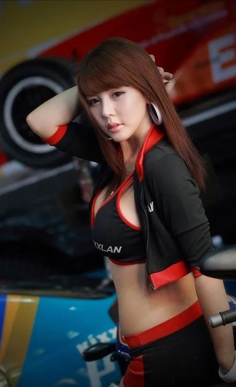 韩国十大车模之一《李智友》安卓壁纸