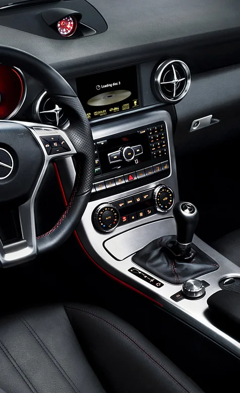 奔驰内部中控台高清手机桌面