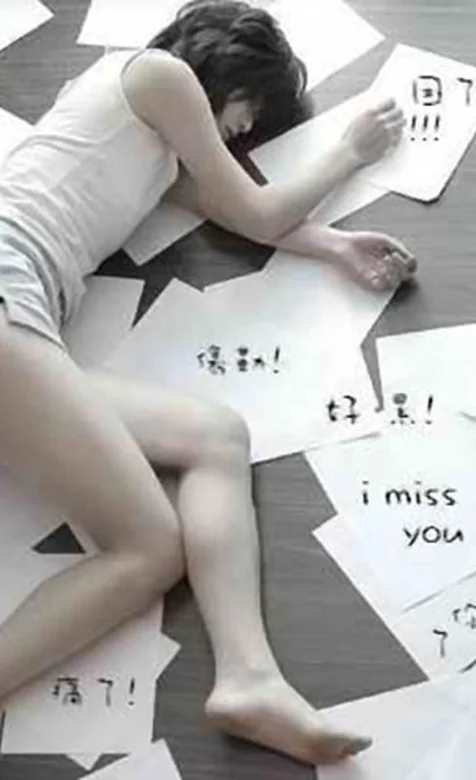 非主流美女高清手机桌面