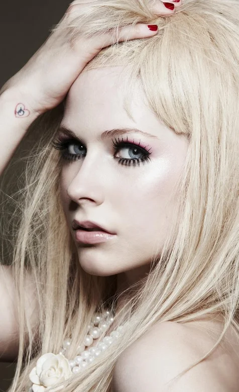 朋克摇滚天后艾薇儿手机壁纸