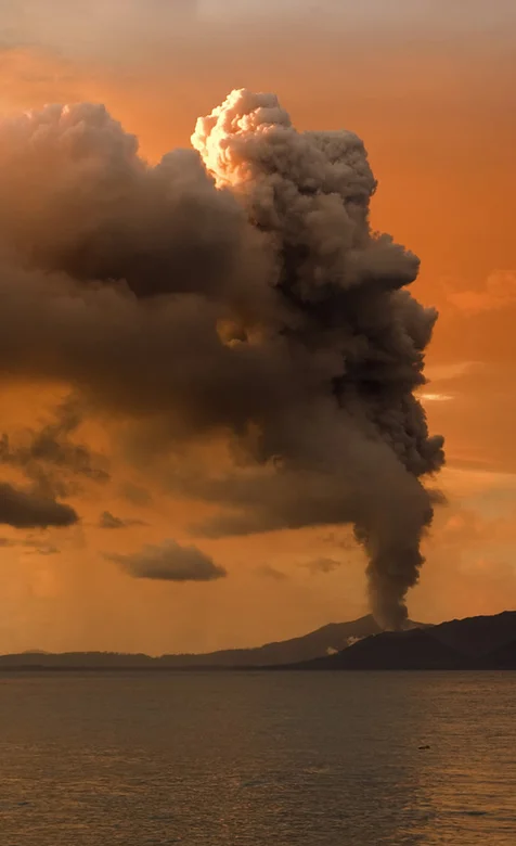 海上的火山手机壁纸下载