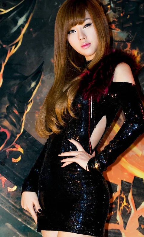 韩国美女车模黄美姬黑色酷炫壁纸