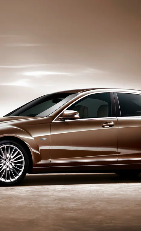 奔驰C级轿车完美流线设计手机壁纸下载