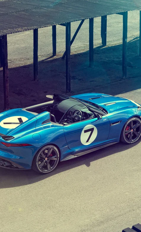 赛场上的7号蓝色跑车高清苹果手机桌面