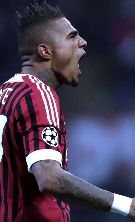 足球明星进球后的怒吼安卓桌面壁纸