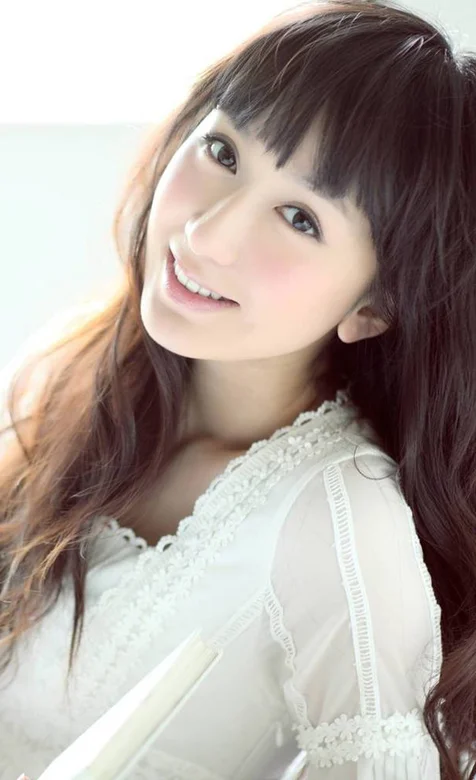 娄艺潇清纯写真手机壁纸