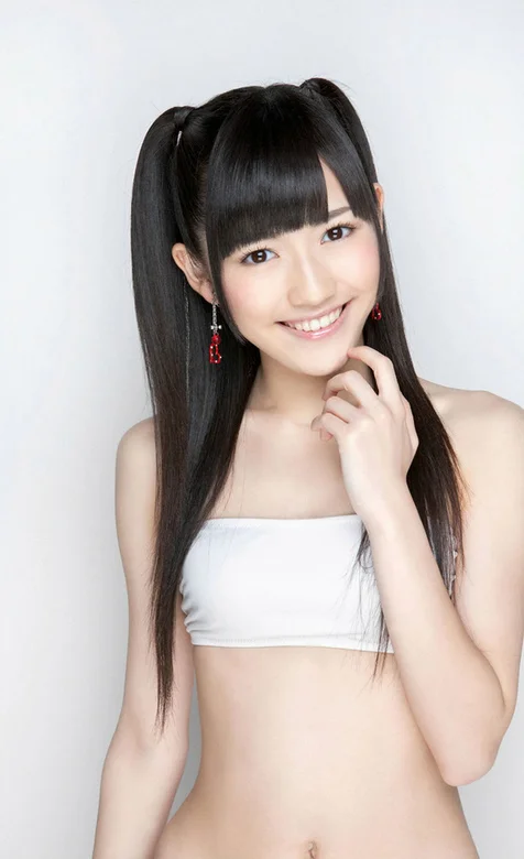 小辫子清纯美女手机壁纸