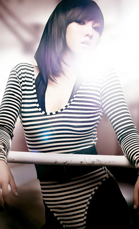 背光下的运动美女手机桌面下载