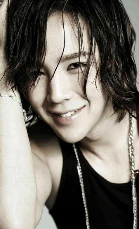 韩国花美男张根硕高清苹果手机桌面