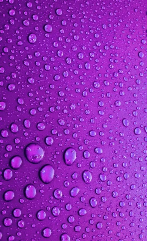 紫色背景下的水珠手机壁纸