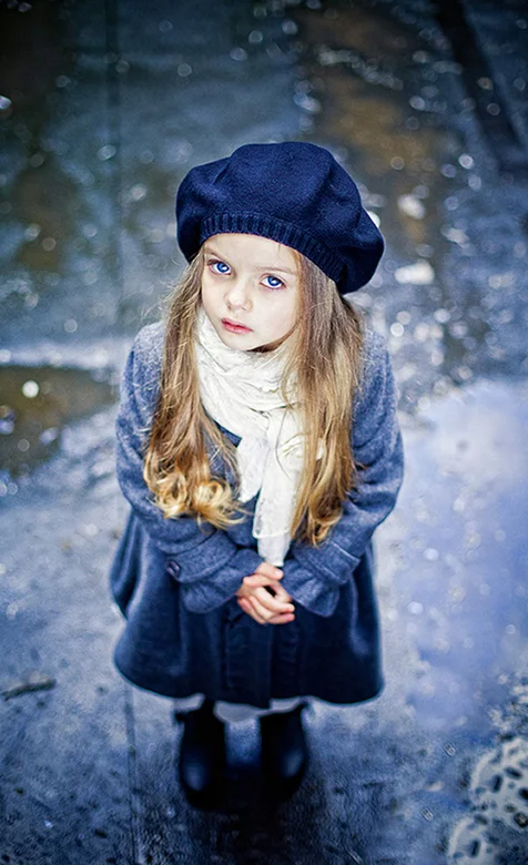 俄罗斯小萝莉冬季可爱手机壁纸