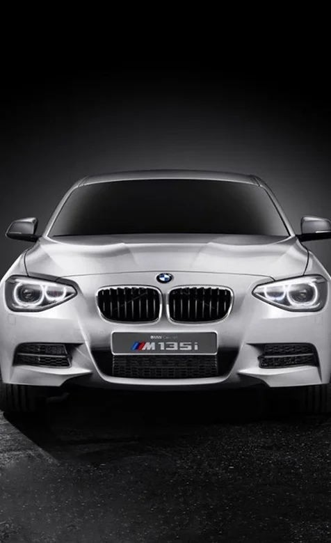 宝马迷的最爱宝马M135I高级轿车手机桌面下载