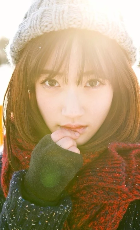 唯美意境冬季美女背光手机壁纸