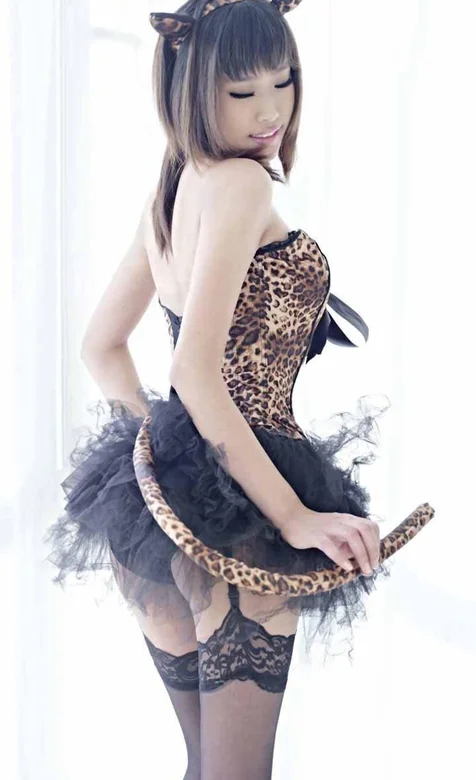 豹纹丝袜美女诱惑手机桌面图片