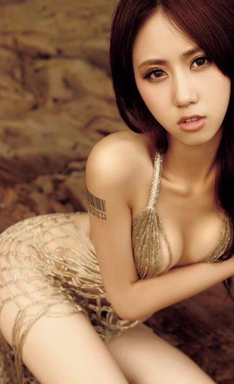 穿着网衣的性感美女手机壁纸下载