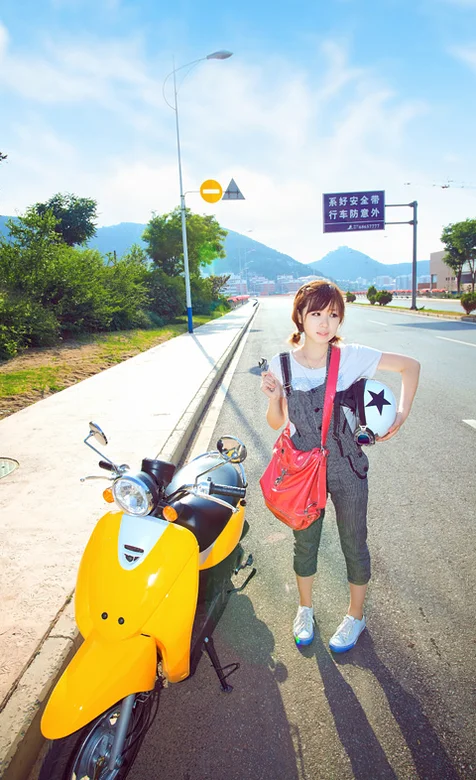 马路上的清纯美女手机壁纸下载