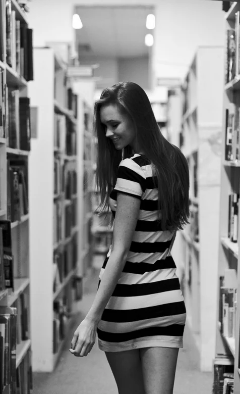 欧美美女黑白写真高清壁纸