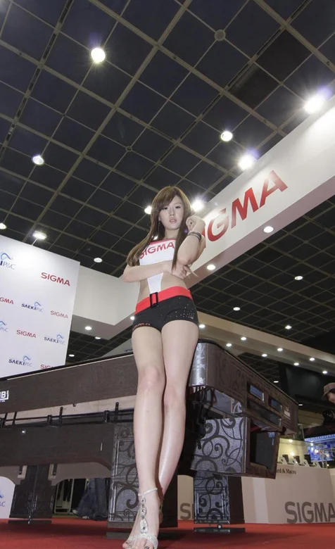 黄美姬美腿手机桌面