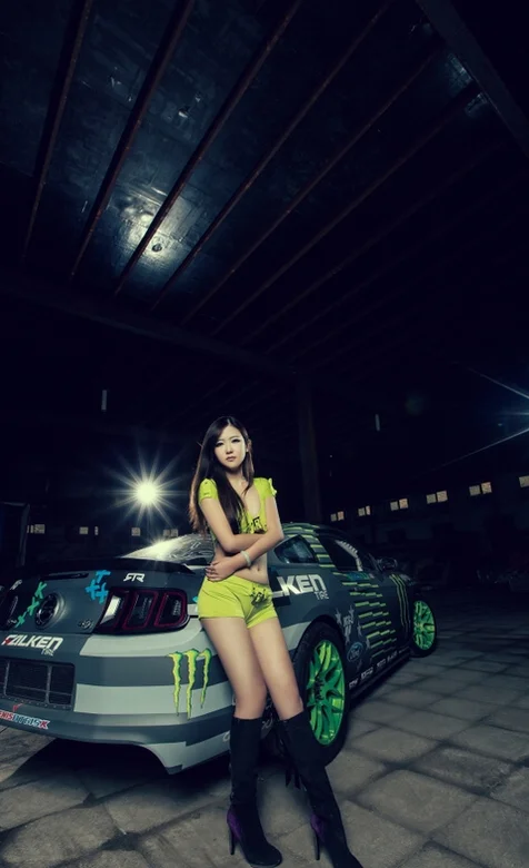 长腿性感美女车模手机壁纸