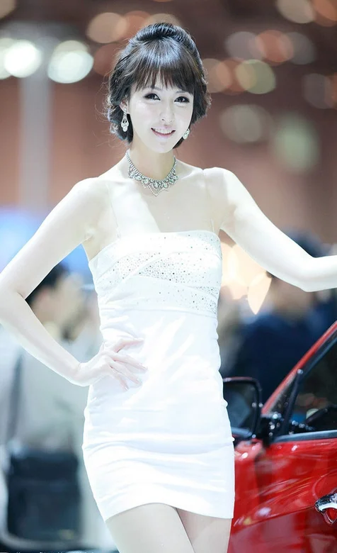 白裙姜维伊气质公主造型手机壁纸