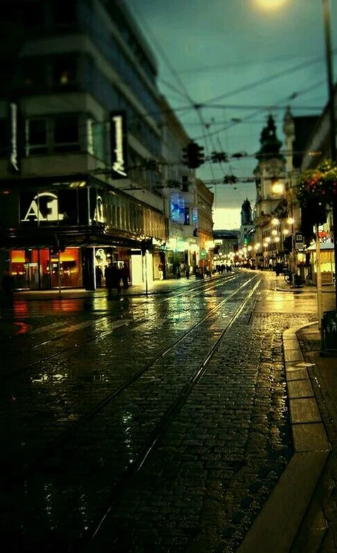 繁华老街一角风景手机壁纸