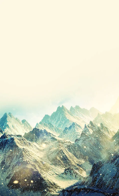 唯美的山脉巍峨耸立