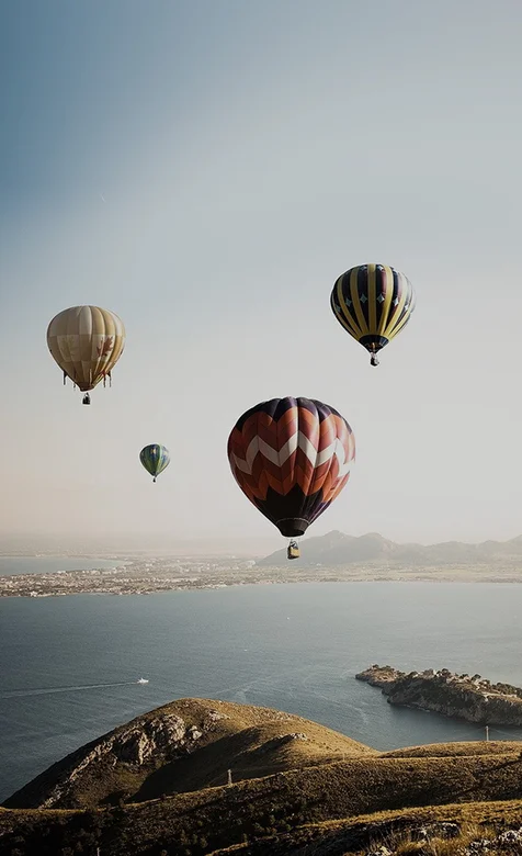唯美的热气球高清风景壁纸