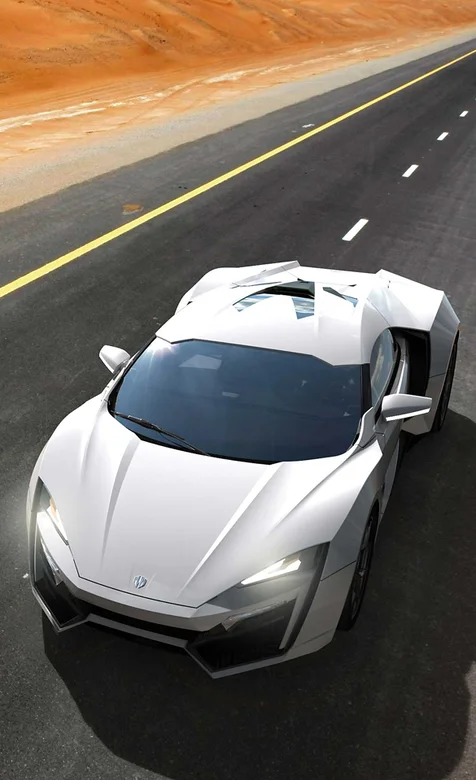 高速公路上飞驰的白色概念跑车手机壁纸