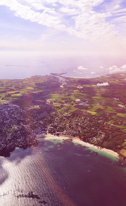 唯美的海边城市高清手机壁纸图片