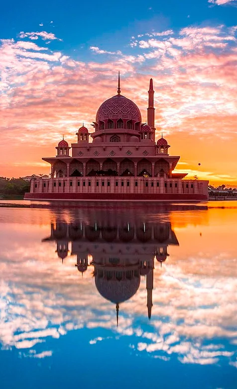 欧洲湖边的皇宫高清手机壁纸