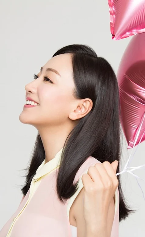 美女明星侧脸手机桌面背景