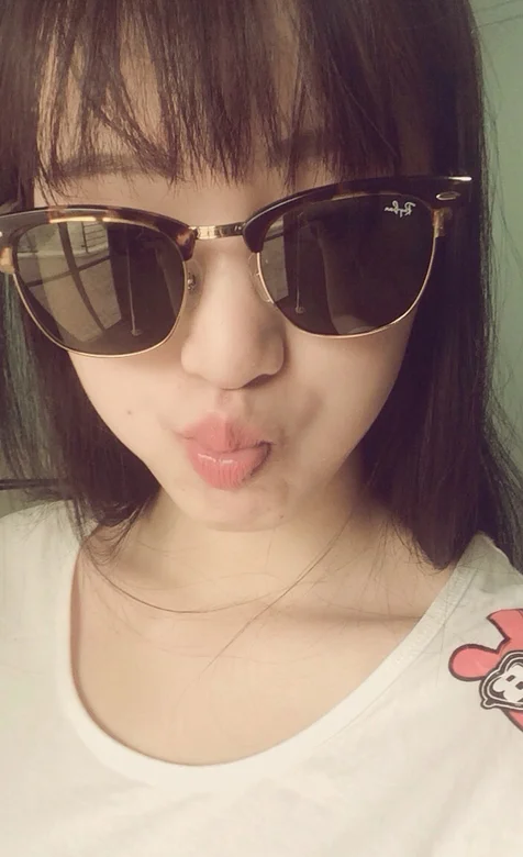 武大美女黄灿灿非主流自拍手机壁纸