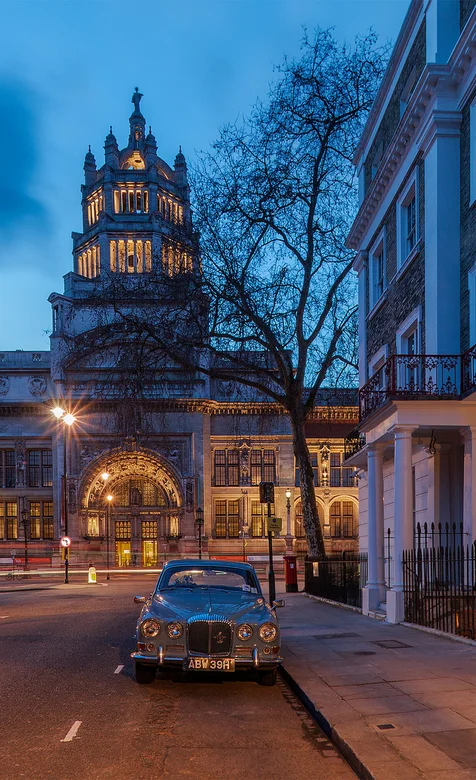 伦敦街头下的豪车风景壁纸