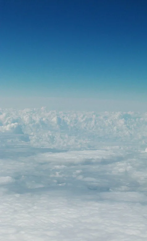 蓝天白云手机壁纸