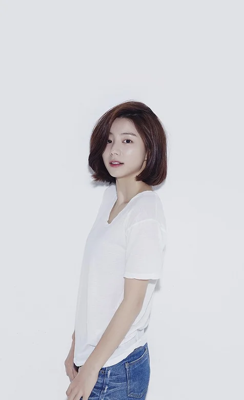 韩国美女明星简约桌面图片