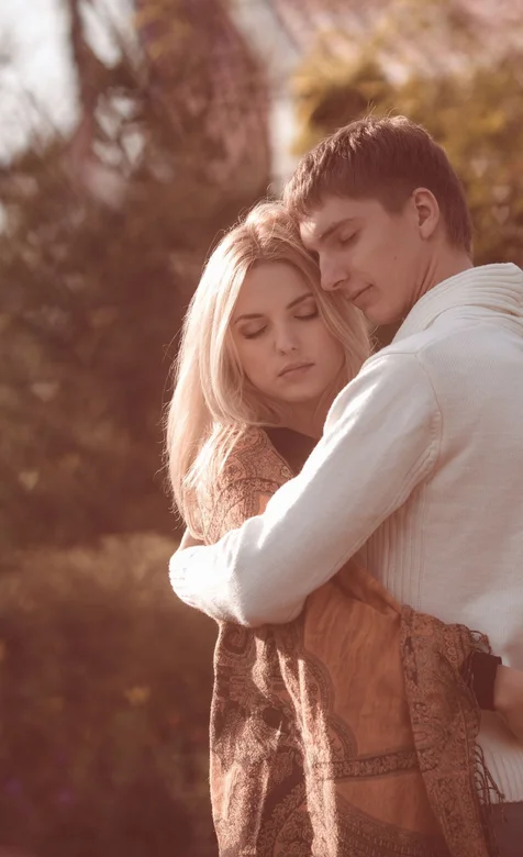 欧美情侣爱的抱抱