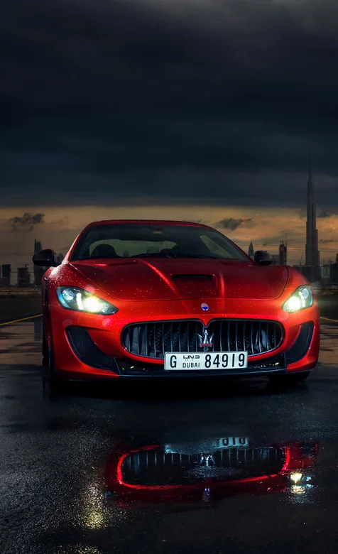 红色玛莎拉蒂高级跑车壁纸