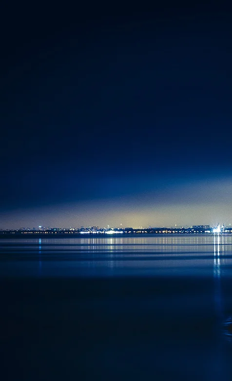 海边的城市夜景高清壁纸图片