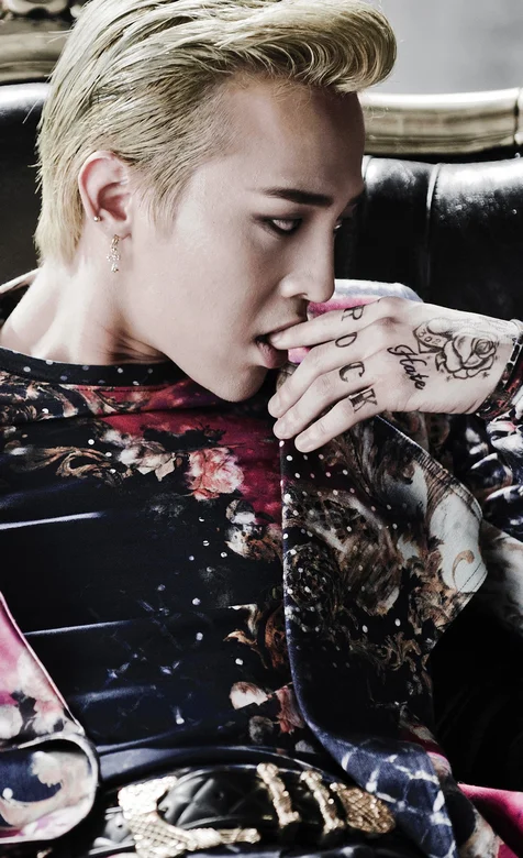 韩国明星帅哥权志龙手机背景桌面