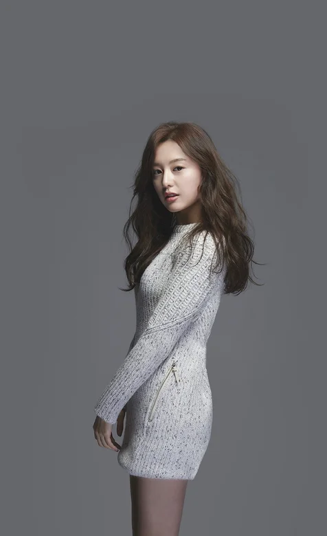 简洁背景下的长卷发韩国女神手机壁纸