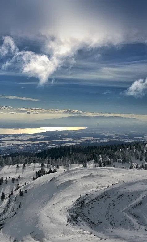 滑雪胜地唯美风景手机桌面