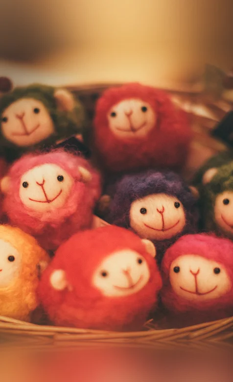 唯美的小玩偶高清手机背景