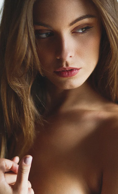 长发性感欧美美女头像高清手机背景