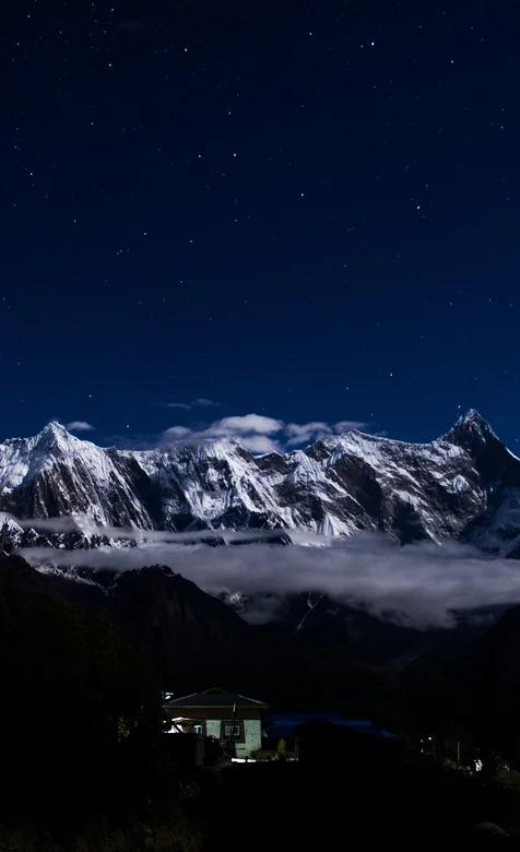 奇幻的山中别墅意境手机壁纸
